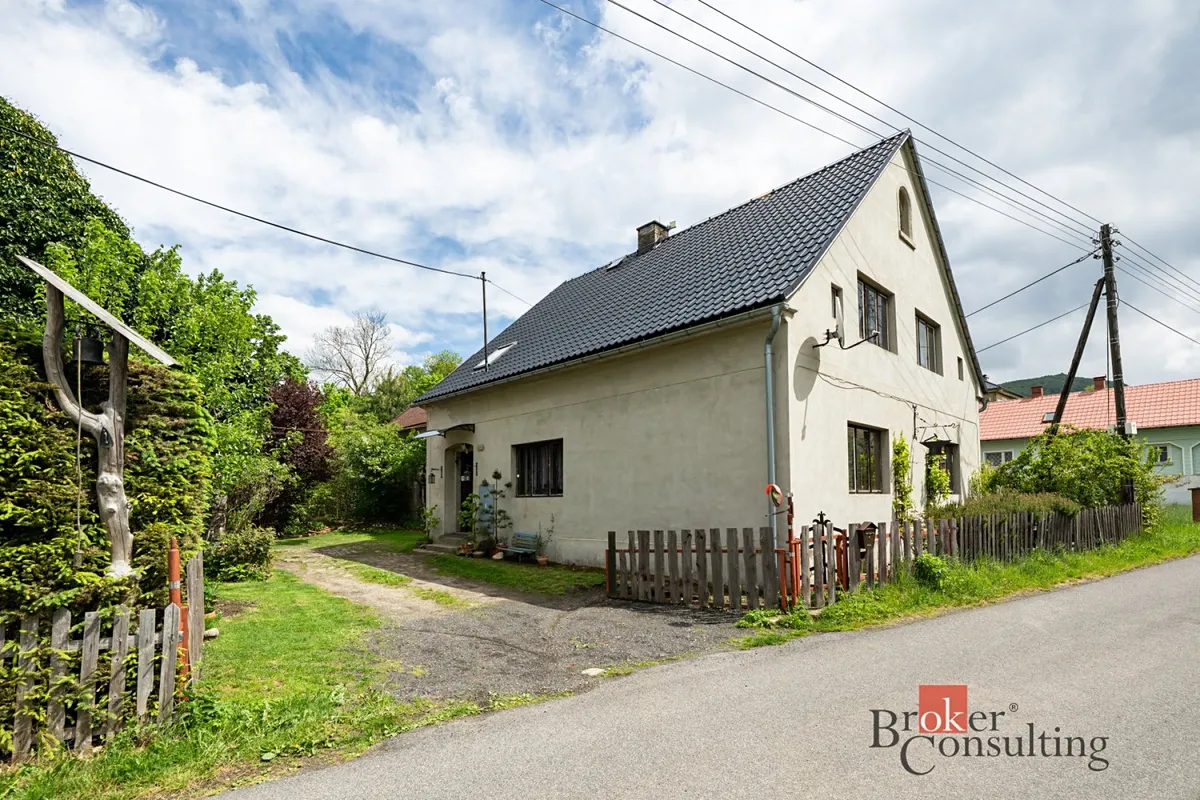 Prodej rodinného domu 284 m², pozemek 512 m²
